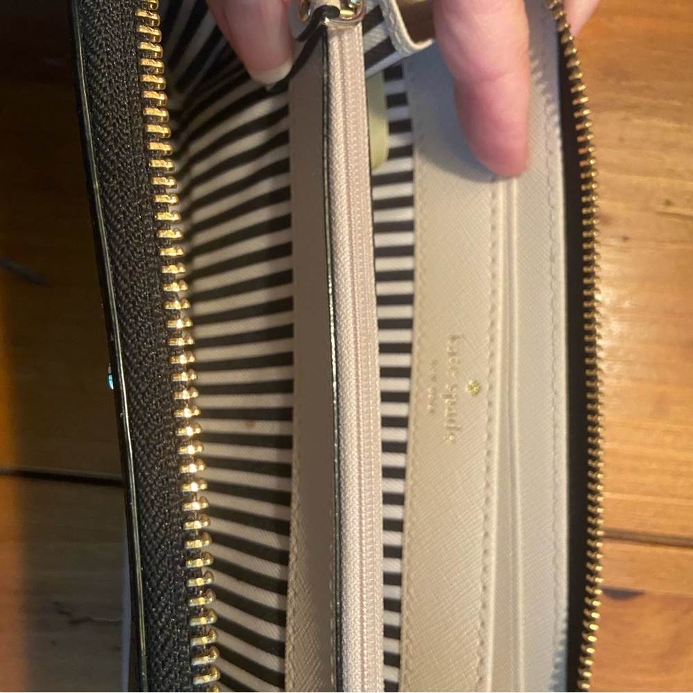 Kate Spade safiano leather long wallet with Striped Lining black and cream - Picture 4 of 13